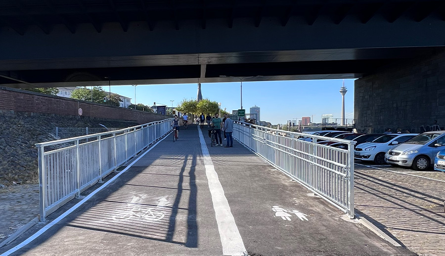 Stadt strassenbahn 03 radleitroute düsseldorf